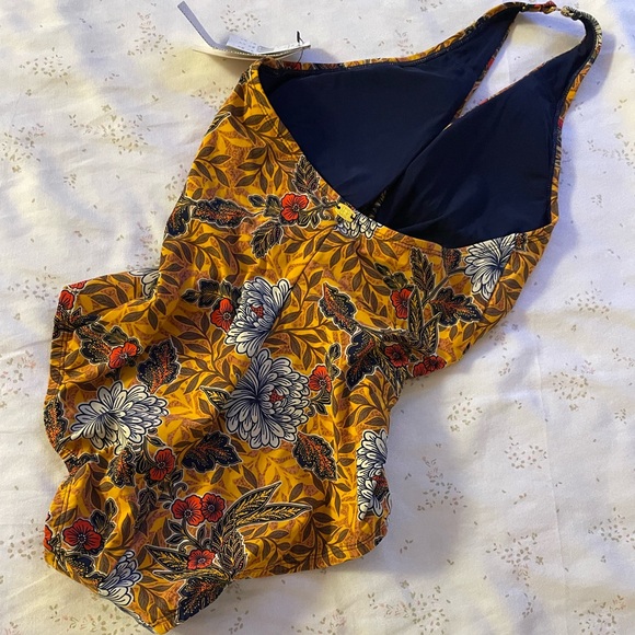 MiracleSuit Amoressa Gold Dust Rhiannon Dream One Piece NWT - Picture 2 of 8